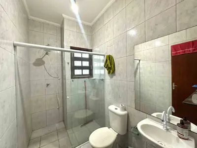 Casa - Térrea com 2 quartos (sendo 1 suite(s)) a 2000,00 metros praia.