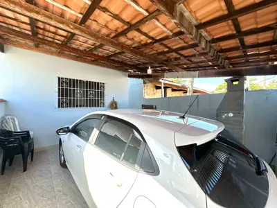 Casa - Térrea com 2 quartos (sendo 1 suite(s)) a 2000,00 metros praia.