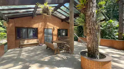 Sítio - Alto com  quartos  a 800,00 metros praia.