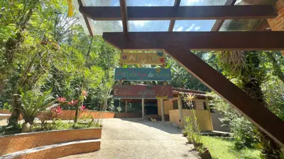 Sítio - Alto com  quartos  a 800,00 metros praia.