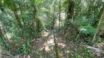 Sítio - Alto com  quartos  a 800,00 metros praia.