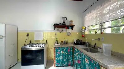 Sítio - Alto com  quartos  a 800,00 metros praia.