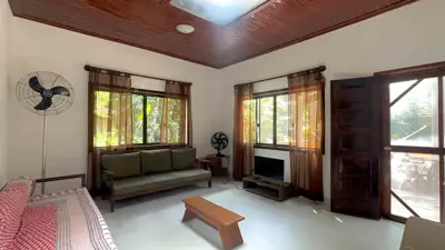 Sítio - Alto com  quartos  a 800,00 metros praia.