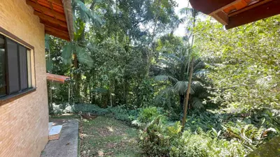 Sítio - Alto com  quartos  a 800,00 metros praia.