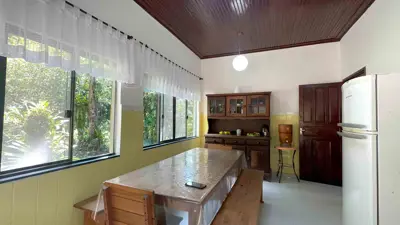 Sítio - Alto com  quartos  a 800,00 metros praia.