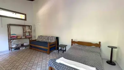 Sítio - Alto com  quartos  a 800,00 metros praia.