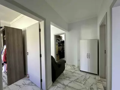 Casa - Sobrado Triplex com 4 quartos (sendo 4 suite(s)) a 1200,00 metros praia.