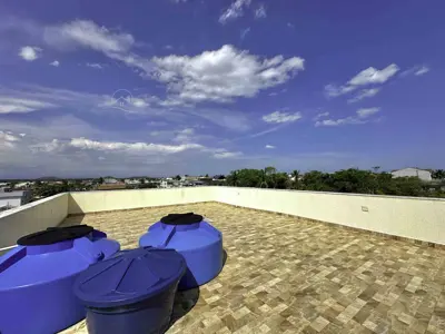 Casa - Sobrado Triplex com 4 quartos (sendo 4 suite(s)) a 1200,00 metros praia.