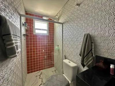 Casa - Sobrado Triplex com 4 quartos (sendo 4 suite(s)) a 1200,00 metros praia.