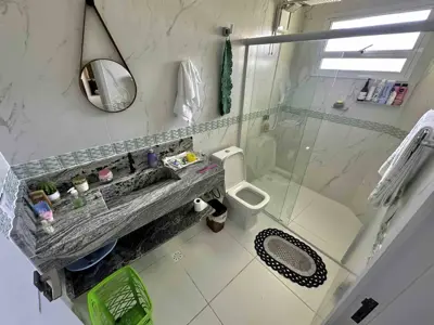 Casa - Sobrado Triplex com 4 quartos (sendo 4 suite(s)) a 1200,00 metros praia.