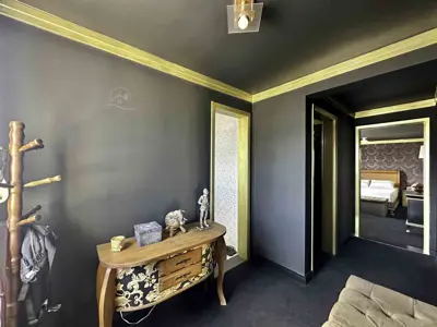 Casa - Sobrado Triplex com 4 quartos (sendo 4 suite(s)) a 1200,00 metros praia.