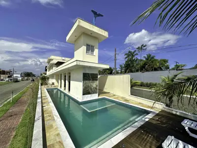 Casa - Sobrado Triplex com 4 quartos (sendo 4 suite(s)) a 1200,00 metros praia.