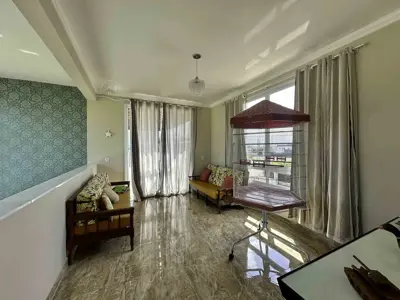 Casa - Sobrado Triplex com 4 quartos (sendo 4 suite(s)) a 1200,00 metros praia.