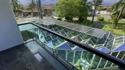 Casa - Sobrado com 7 quartos (sendo 2 suite(s)) a 3000,00 metros praia.