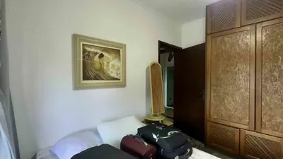 Casa - Sobrado com 7 quartos (sendo 2 suite(s)) a 3000,00 metros praia.