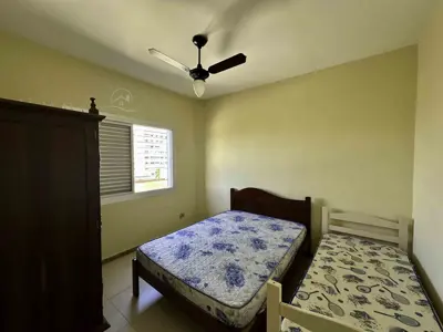 Apartamento - Alto com 2 quartos  a 500,00 metros praia.