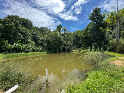 Sítio - Alto com  quartos  a 7000,00 metros praia.