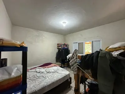 Sítio - Alto com  quartos  a 7000,00 metros praia.