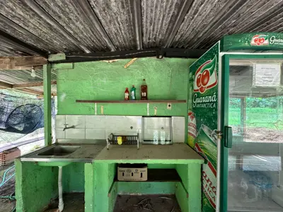 Sítio - Alto com  quartos  a 7000,00 metros praia.