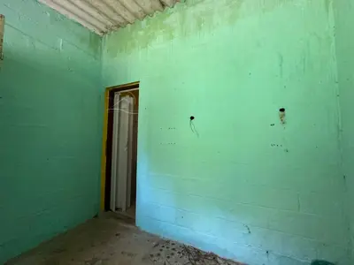 Sítio - Alto com  quartos  a 7000,00 metros praia.