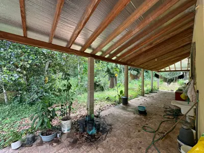 Sítio - Alto com  quartos  a 7000,00 metros praia.