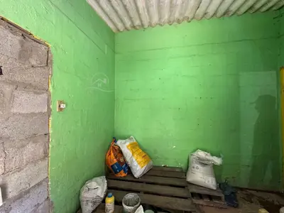 Sítio - Alto com  quartos  a 7000,00 metros praia.