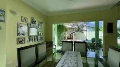 Casa - Sobrado com 3 quartos (sendo 3 suite(s)) a 700,00 metros praia.