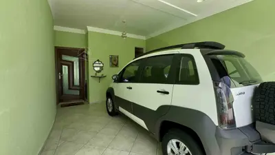 Casa - Sobrado com 3 quartos (sendo 3 suite(s)) a 700,00 metros praia.