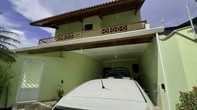 Casa - Sobrado com 3 quartos (sendo 3 suite(s)) a 700,00 metros praia.