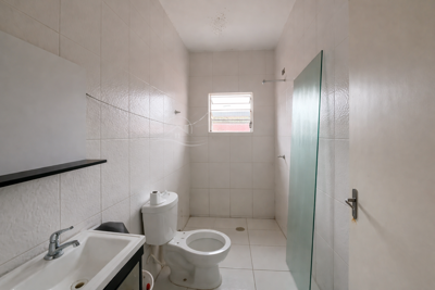 Casa - Térrea com 2 quartos (sendo 1 suite(s)) a 5000,00 metros praia.