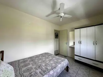 Apartamento - Amplo com 2 quartos  a 3500,00 metros praia.