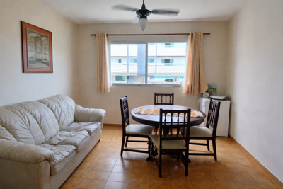 Apartamento - Alto com 2 quartos  a 800,00 metros praia.