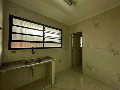 Apartamento - Amplo com 2 quartos (sendo 0 suite(s)) a 400,00 metros praia.