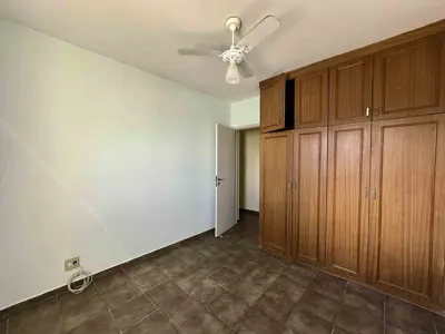 Apartamento - Amplo com 2 quartos (sendo 0 suite(s)) a 400,00 metros praia.