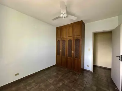 Apartamento - Amplo com 2 quartos (sendo 0 suite(s)) a 400,00 metros praia.
