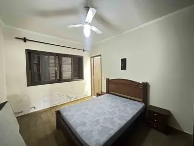 Casa - Térrea com 3 quartos (sendo 1 suite(s)) a 300,00 metros praia.