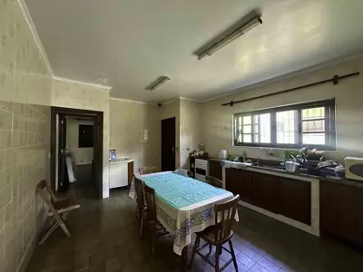 Casa - Térrea com 3 quartos (sendo 1 suite(s)) a 300,00 metros praia.