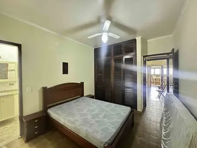 Casa - Térrea com 3 quartos (sendo 1 suite(s)) a 300,00 metros praia.