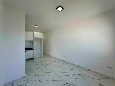 Casa - Térrea com 3 quartos (sendo 1 suite(s)) a 2300,00 metros praia.