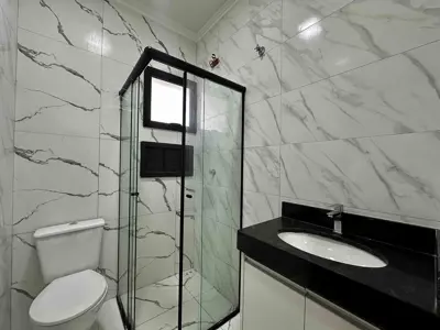 Casa - Térrea com 3 quartos (sendo 1 suite(s)) a 2300,00 metros praia.