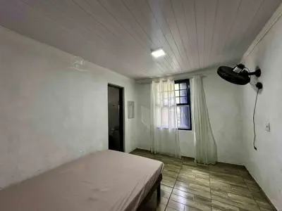 Chácara - Rural com  quartos  a 5000,00 metros praia.