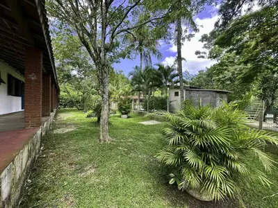 Chácara - Rural com  quartos  a 5000,00 metros praia.