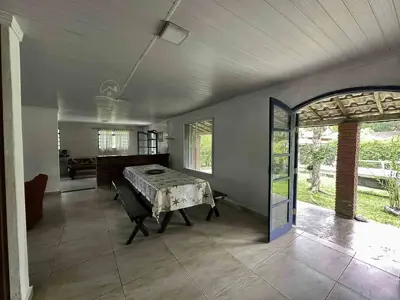 Chácara - Rural com  quartos  a 5000,00 metros praia.