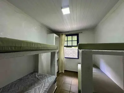 Chácara - Rural com  quartos  a 5000,00 metros praia.