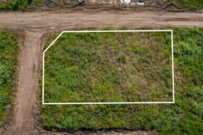 Terreno - Amplo com  quartos  a 4,00 metros praia.