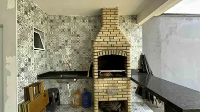 Casa - Térrea com 4 quartos (sendo 2 suite(s)) a 2000,00 metros praia.