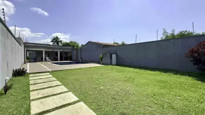 Casa - Térrea com 4 quartos (sendo 2 suite(s)) a 2000,00 metros praia.