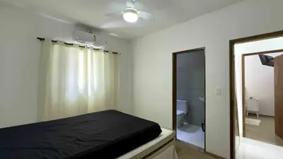 Casa - Térrea com 4 quartos (sendo 2 suite(s)) a 2000,00 metros praia.