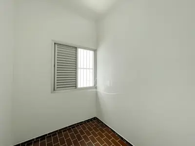 Apartamento - Amplo com 3 quartos (sendo 1 suite(s)) a 100,00 metros praia.