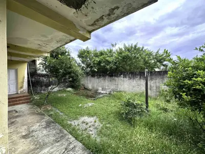 Casa - Sobrado com 4 quartos (sendo 1 suite(s)) a 100,00 metros praia.